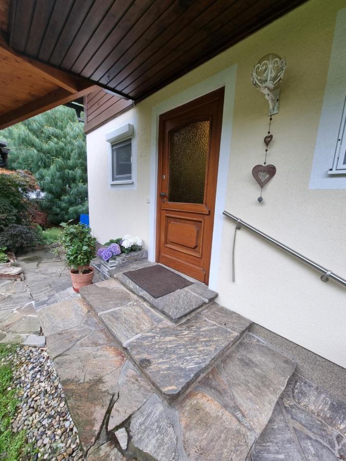 Haus Flora - Ferienwohnung Bodensdorf Luaran gambar